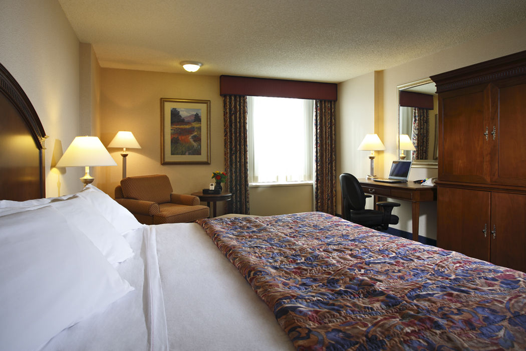 Best Western Premier Calgary Plaza Hotel & Conference Centre Room photo